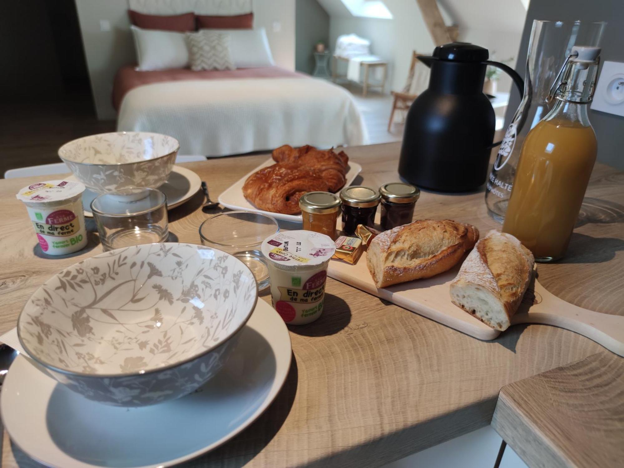 La Douce Halte - Gites Avec Spa Ou Sauna Saint-Ouen-Des-Toits Eksteriør billede