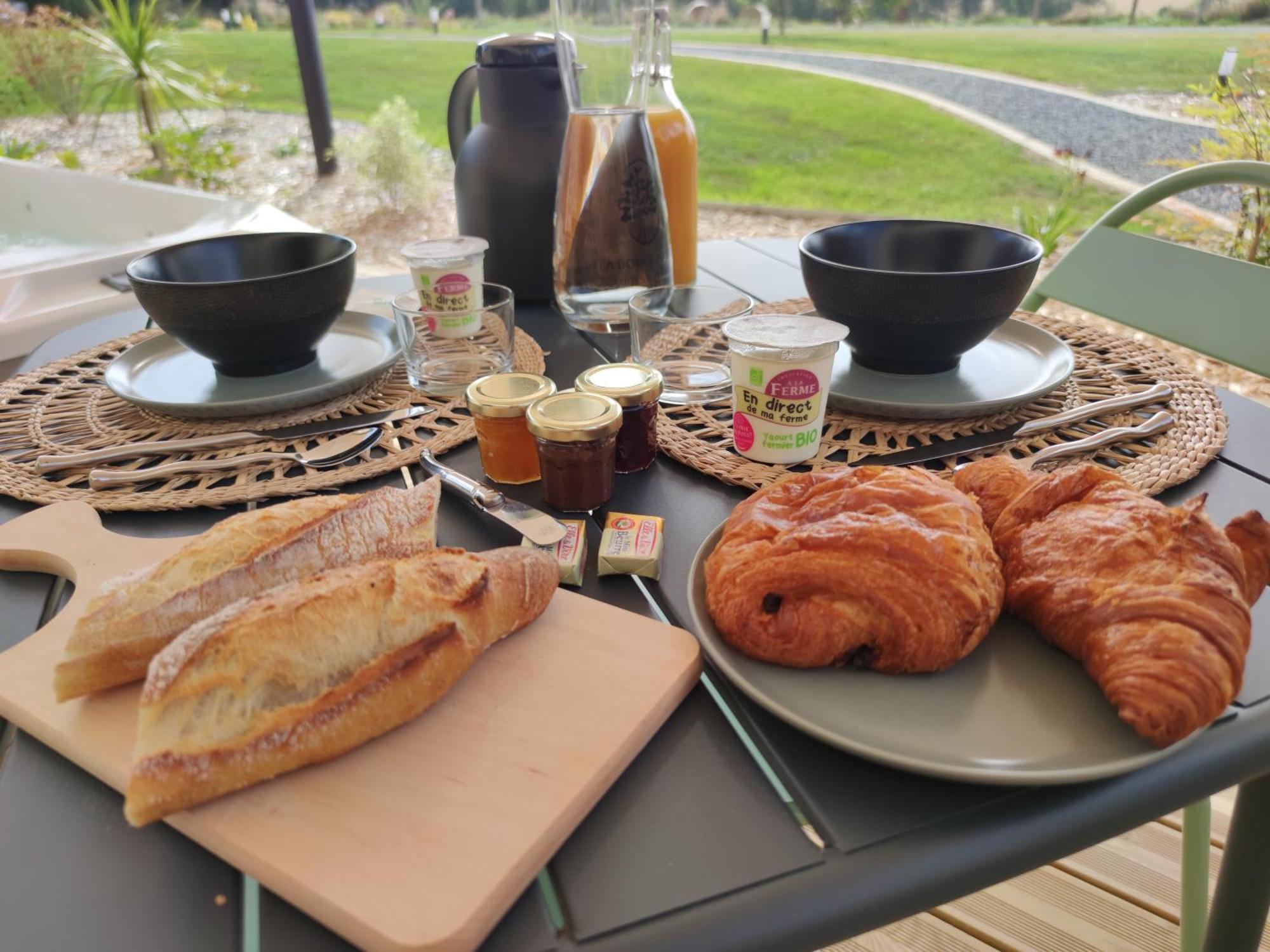 La Douce Halte - Gites Avec Spa Ou Sauna Saint-Ouen-Des-Toits Eksteriør billede