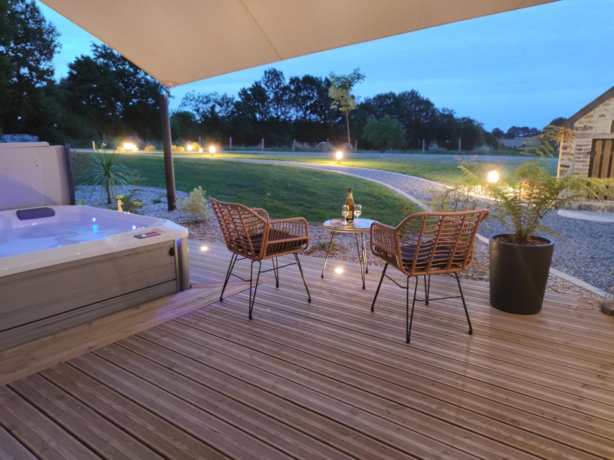La Douce Halte - Gites Avec Spa Ou Sauna Saint-Ouen-Des-Toits Eksteriør billede